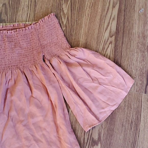 E and M off shoulder bell sleeve large button down - Picture 3 of 6